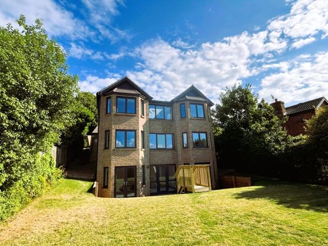 Property photo 1 of 21