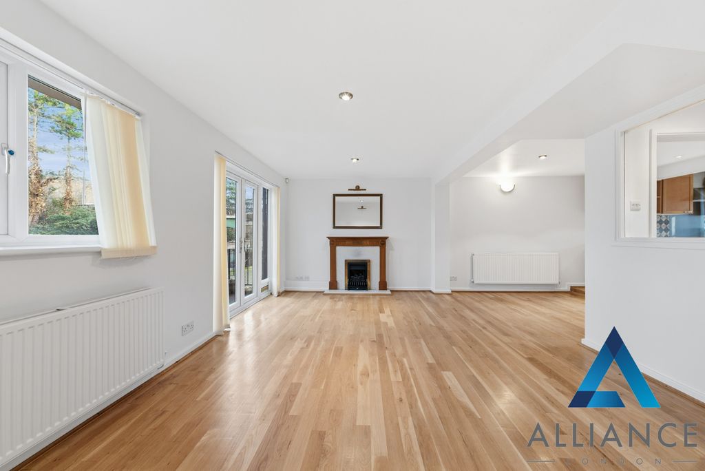 Property photo 3 of 26