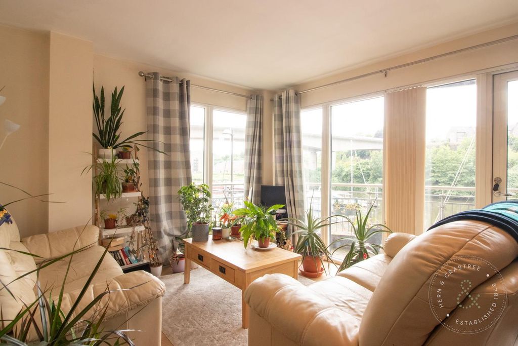 Property photo 3 of 20 Cambria-08.Jpg