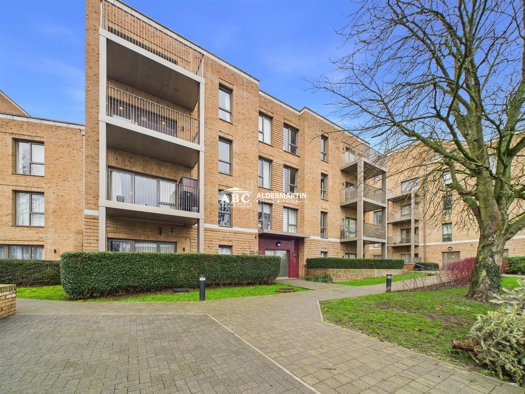 Property photo 1 of 9 Cam03827G0-Pr0129-Still010.Jpg