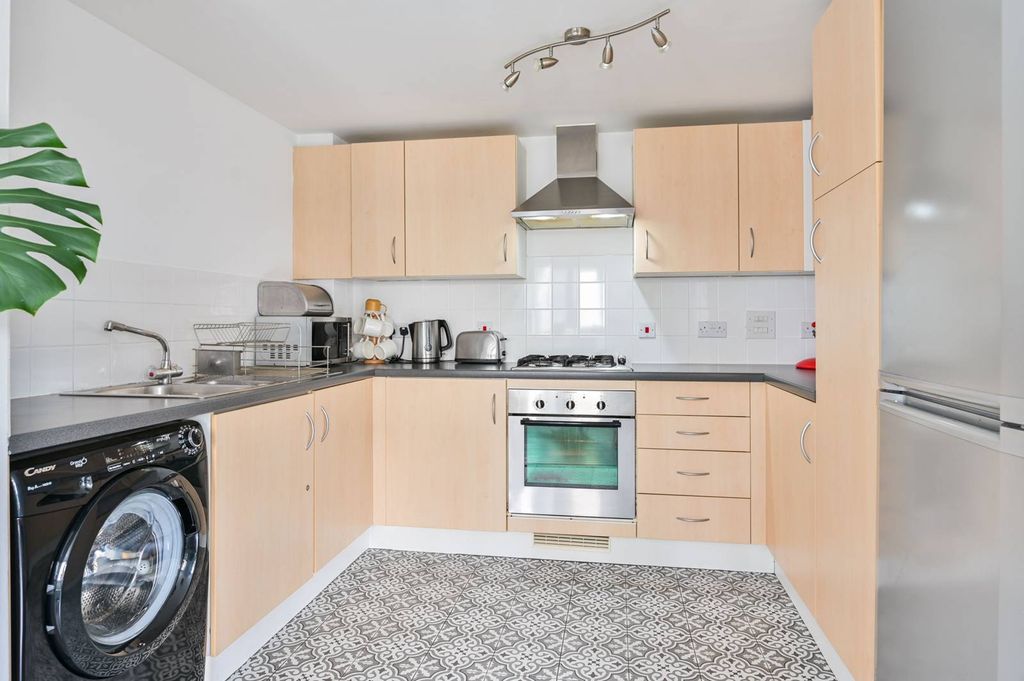 Property photo 2 of 13