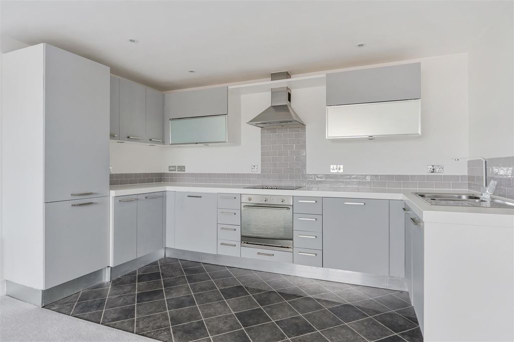 Property photo 3 of 13 Capitol Square (13).Jpg