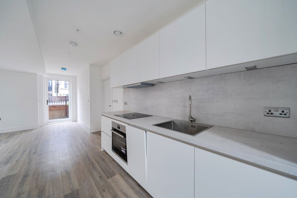Property photo 3 of 10 1442703-10-69Df7B...