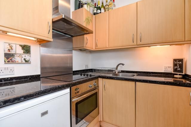 Property photo 2 of 14 Kitchen