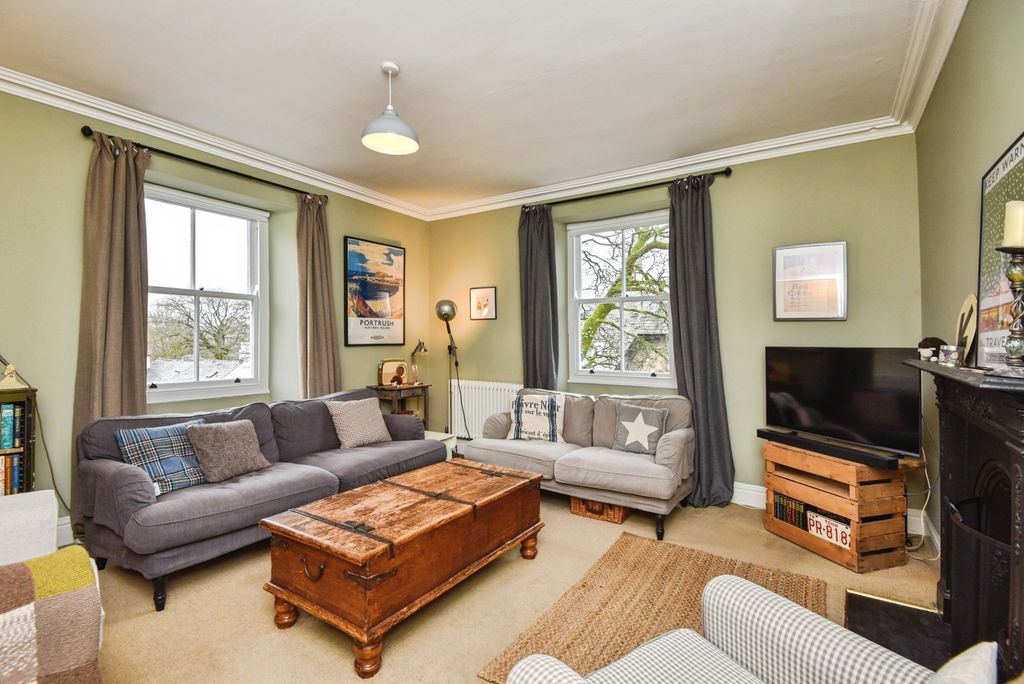 Property photo 2 of 20 21