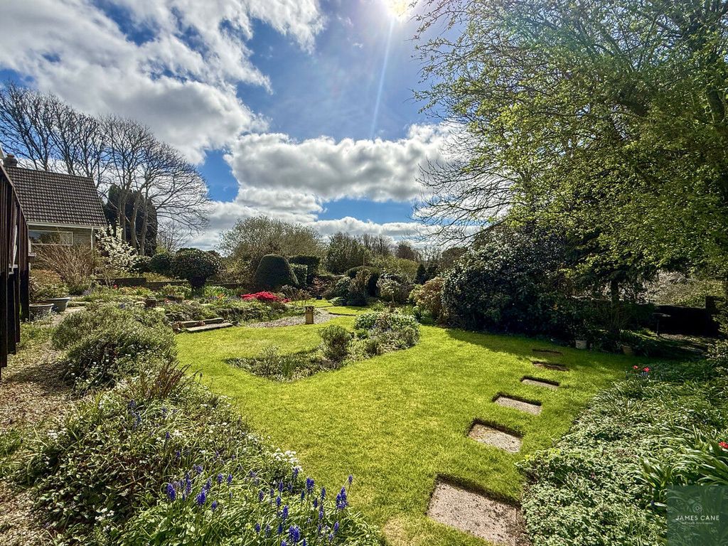 Property photo 3 of 24