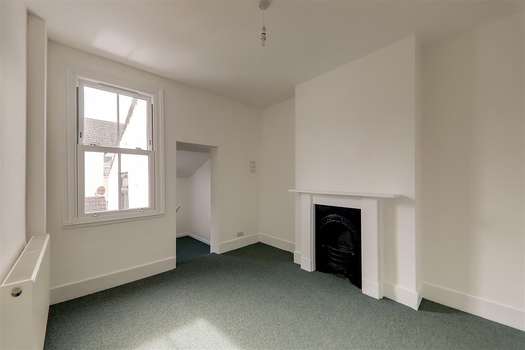 Property photo 2 of 8 Img_9408-Img_9410.Jpg