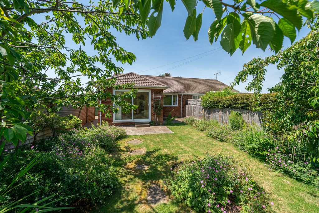 Property photo 2 of 16 19-Ambleside-00750