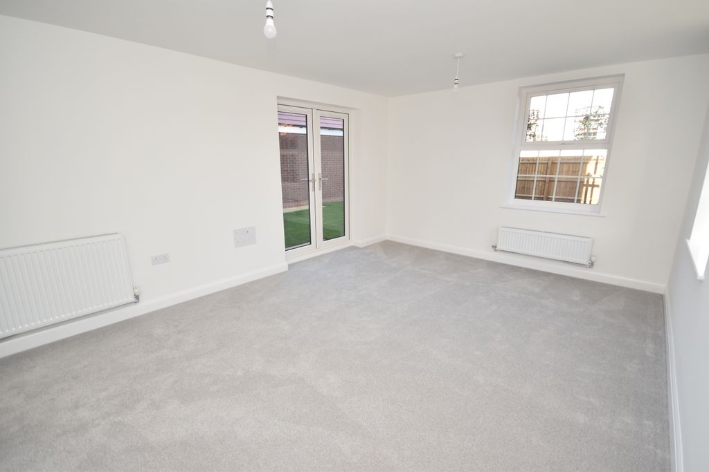 Property photo 3 of 15 Lounge