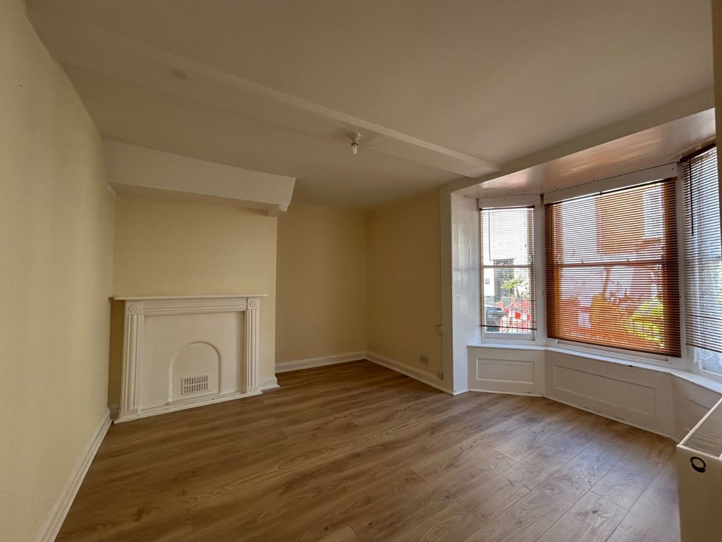 Property photo 3 of 17 Picture No. 27