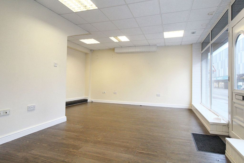 Property photo 2 of 8