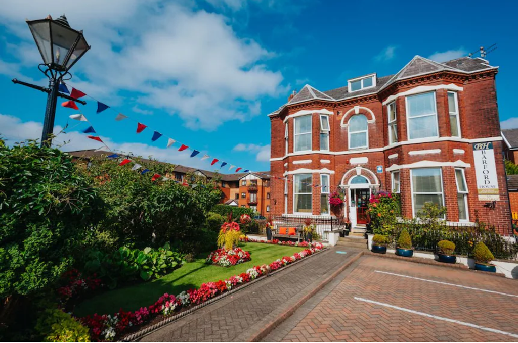 Property photo 1 of 17