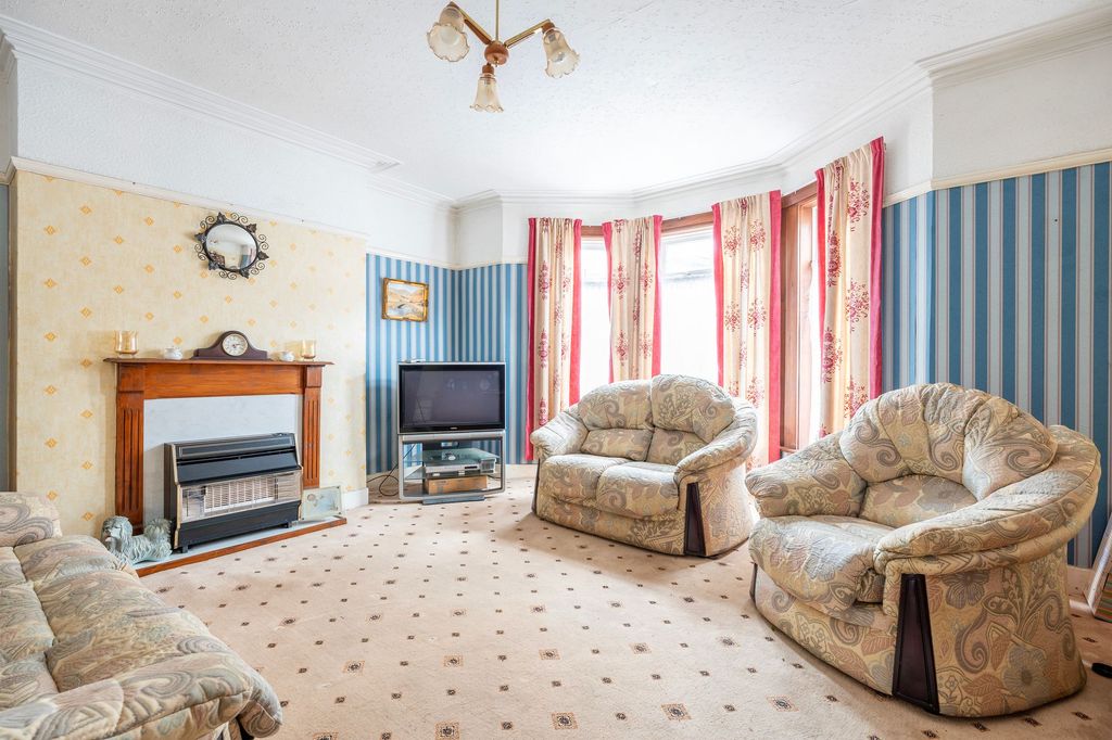 Property photo 2 of 26