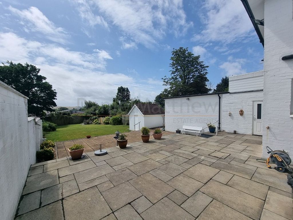 Property photo 2 of 27 Outside