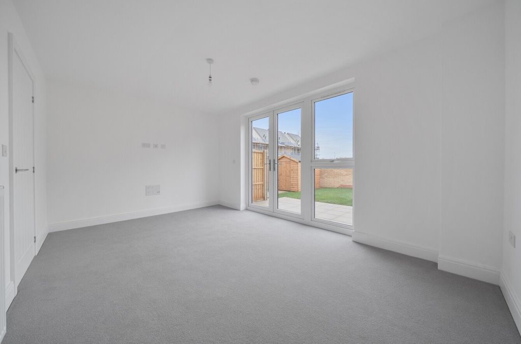 Property photo 2 of 13 Picture No. 04