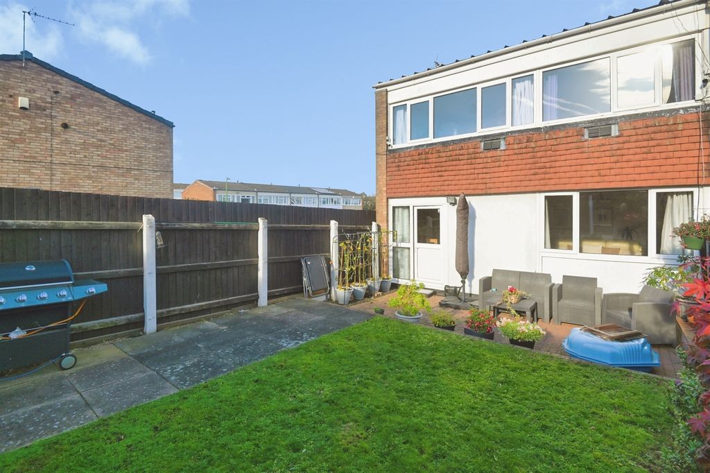 Property photo 3 of 19