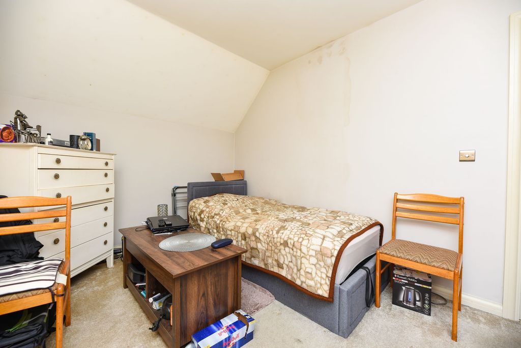 2 bed flat for saleBrookside, Huntingdon PE29 photo 5