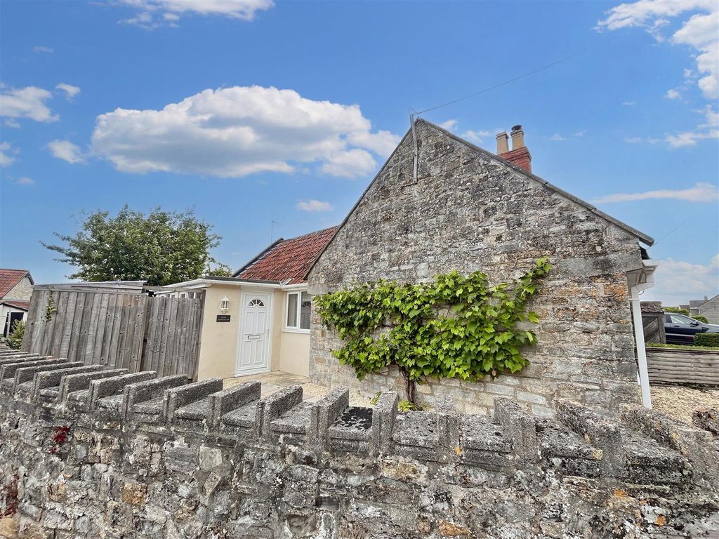 Property photo 1 of 12 Front.Jpeg