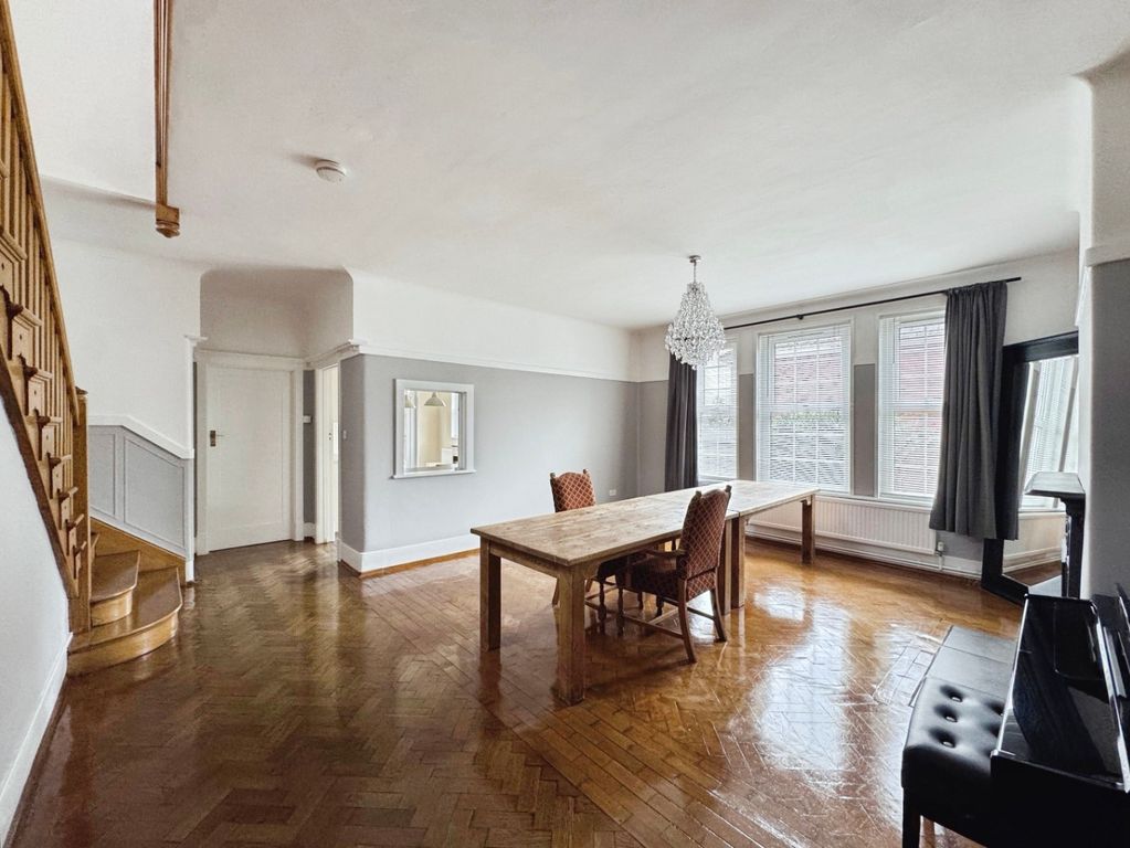 Property photo 2 of 45 4823442