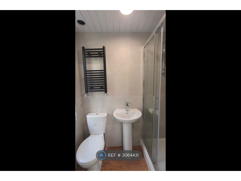 Property photo 2 of 19 First Floor Front Left En-Suite
