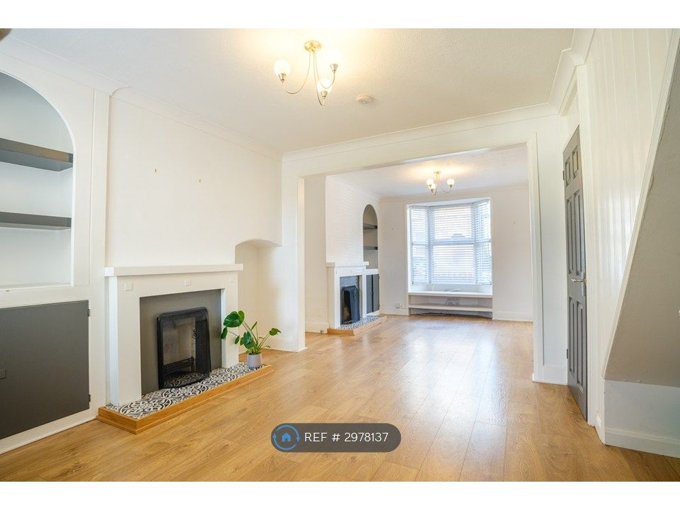 Property photo 2 of 15 Large Open Plan Lounge And Dining Room