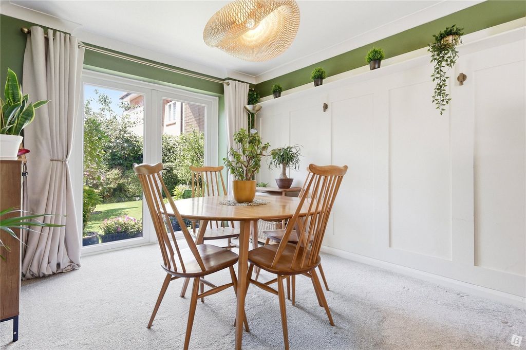 Property photo 3 of 31 Dining Room