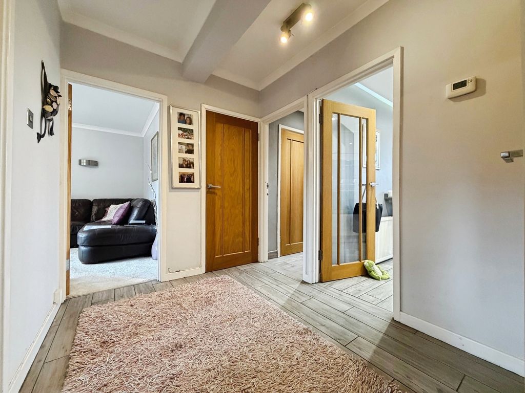 Property photo 3 of 8 Pbox-Img.Jpg