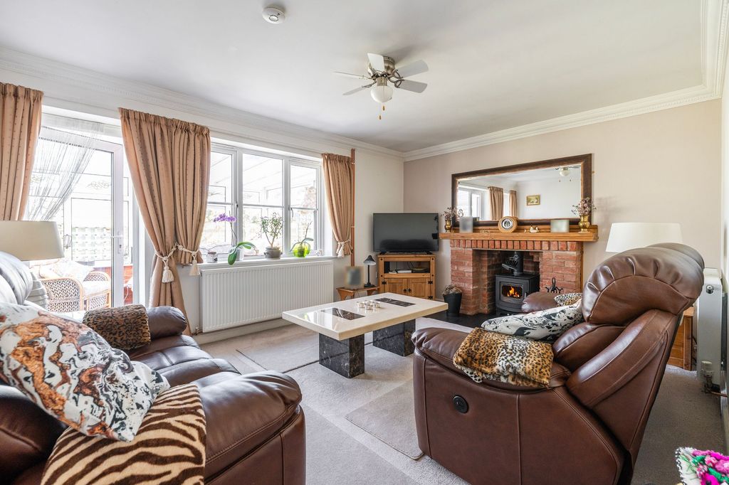 Property photo 2 of 19