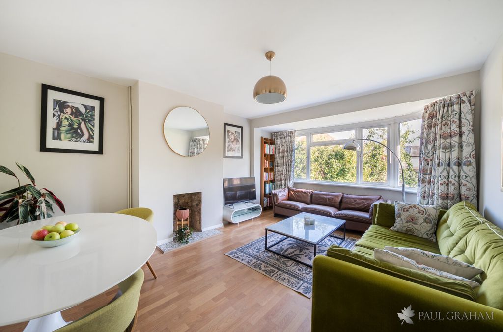 Property photo 2 of 19 128F77d9-Bedb-436d-89E9-Bd5884B0c2A0