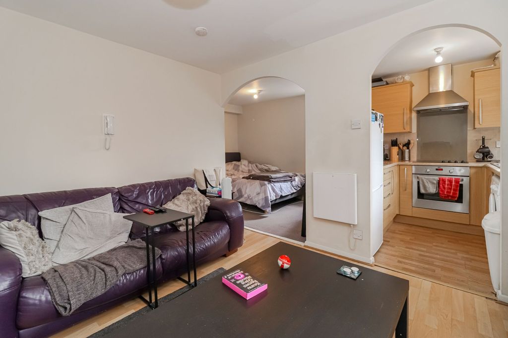 Property photo 2 of 7