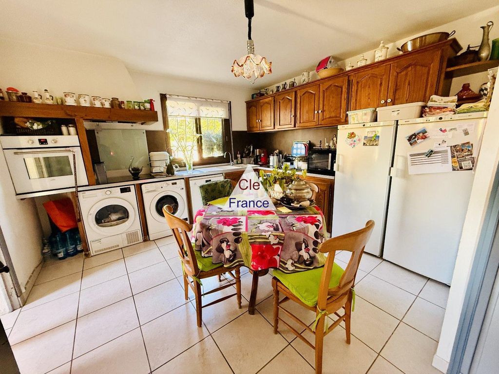 Property photo 3 of 11