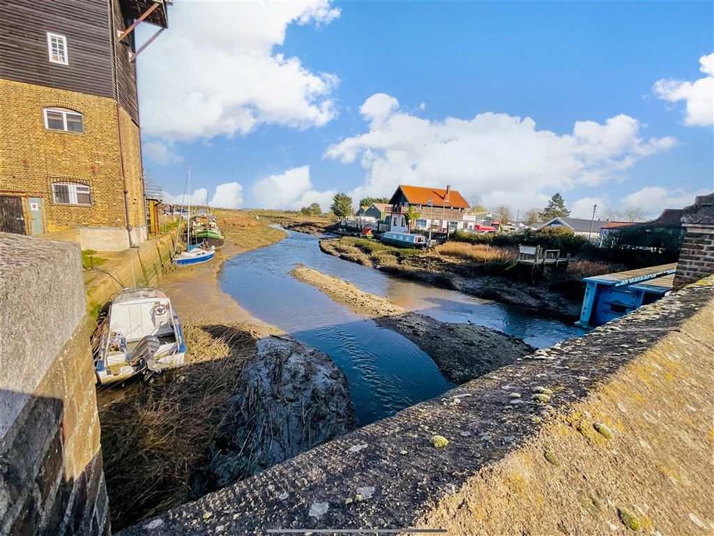 Property photo 3 of 15 External Lifestyle Photograph