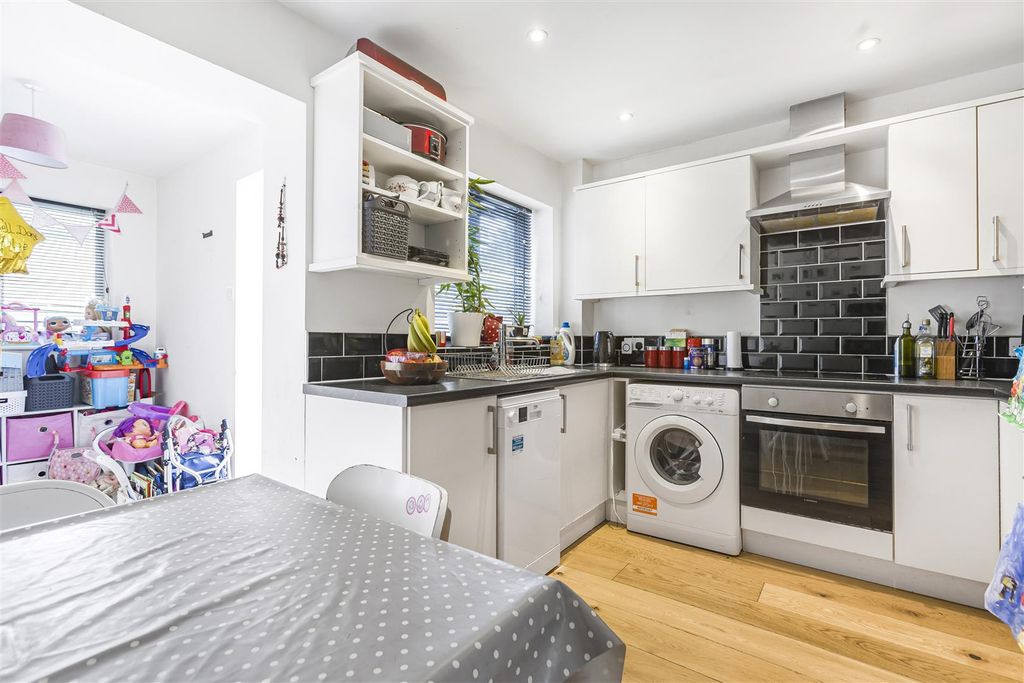 Property photo 3 of 17 11_55264.Jpg
