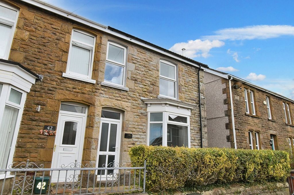 Property photo 1 of 32