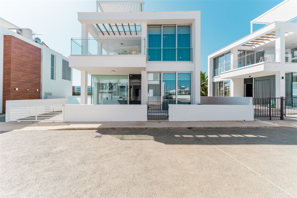 Property photo 1 of 37