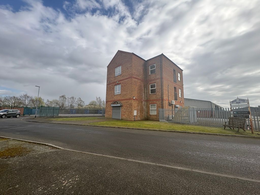 Property photo 1 of 7 Photo 6