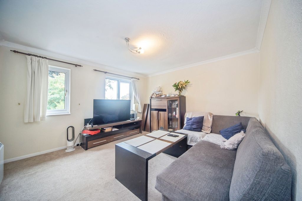 Property photo 3 of 17 Photo