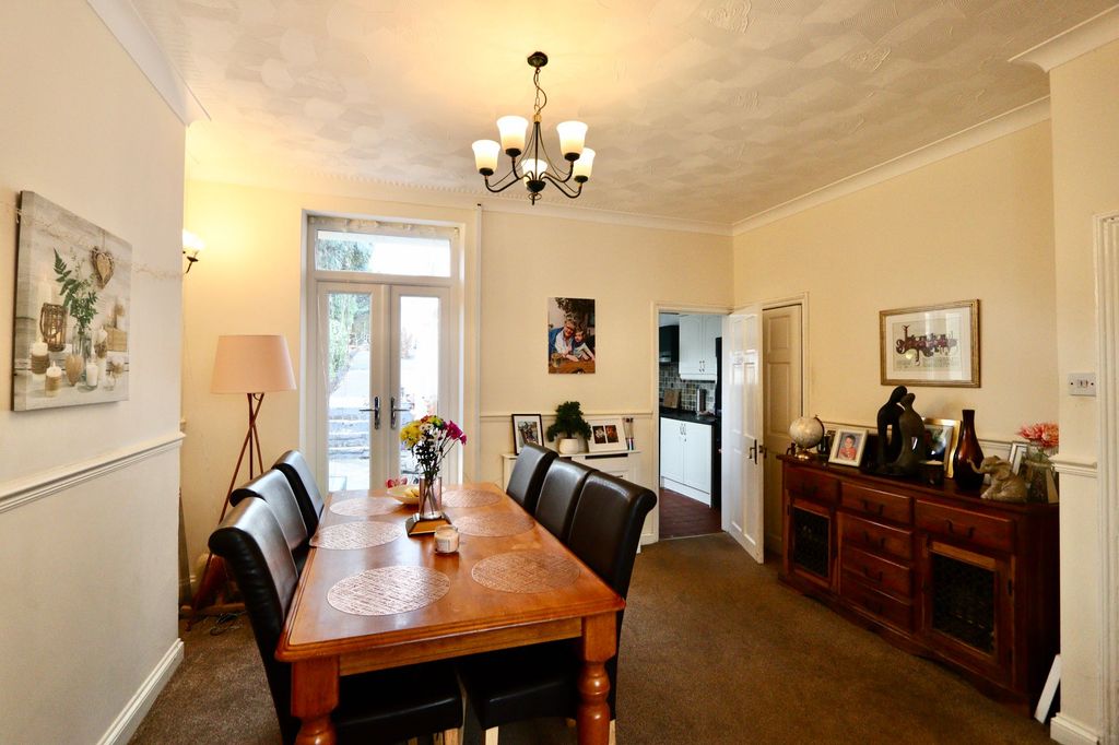 Property photo 3 of 33