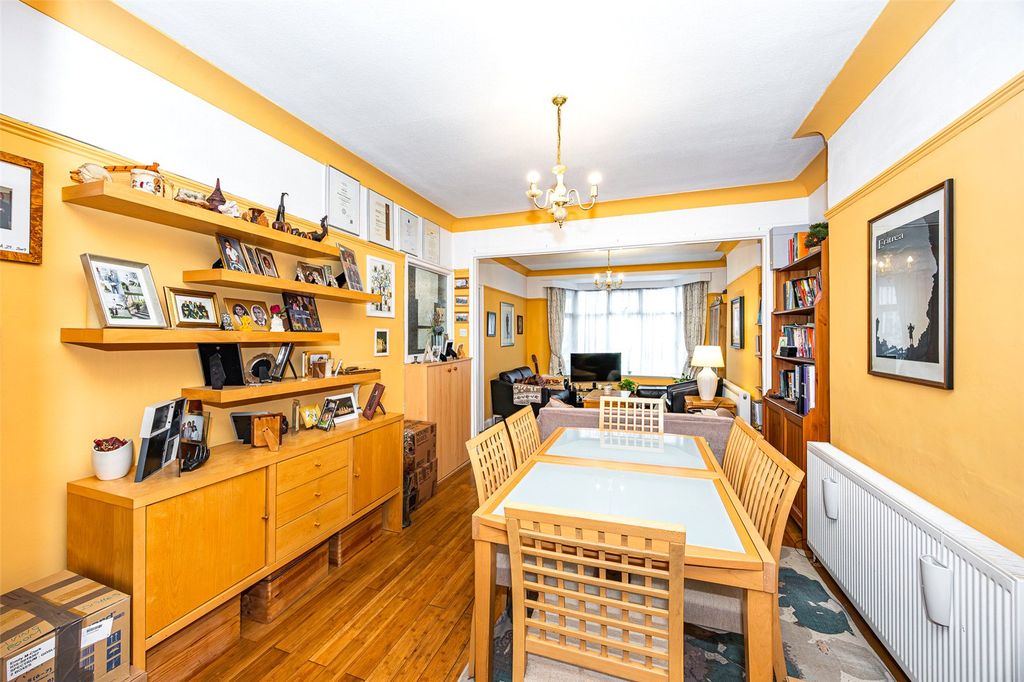 Property photo 3 of 27 Picture No. 05