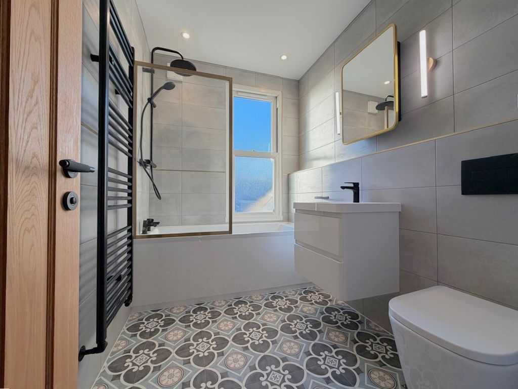 Property photo 3 of 12 Photo-2025-11-27-09-35-32 (2)