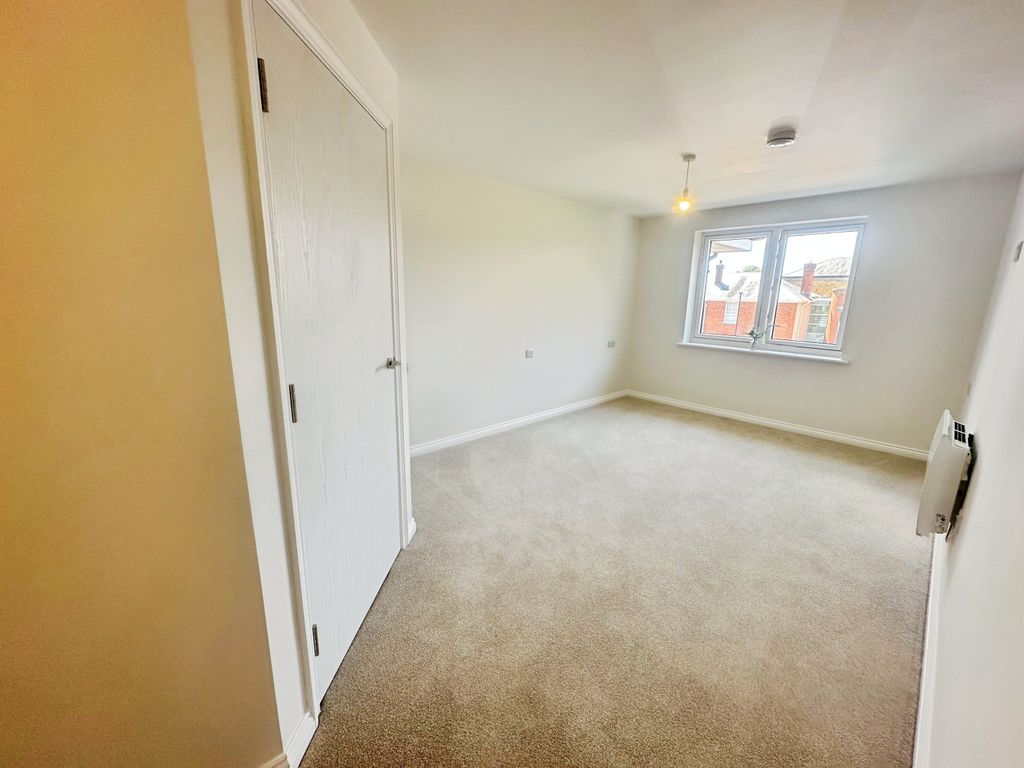 Property photo 3 of 13 Bedroom 1
