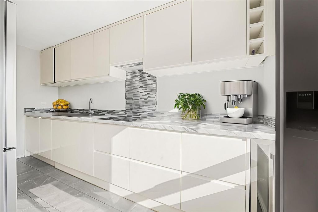 Property photo 1 of 11 Kitchen - Kitchen - Standard - 0.Jpg