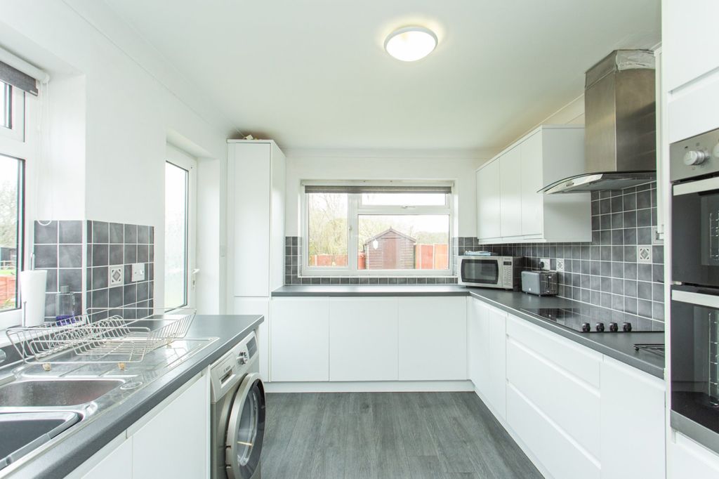 Property photo 3 of 13 Picture 3