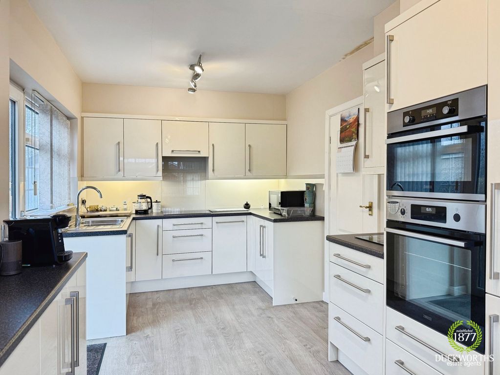 Property photo 3 of 30