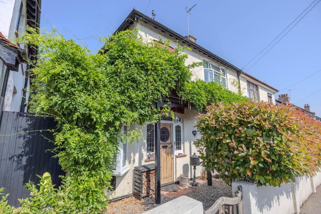 Property photo 1 of 32