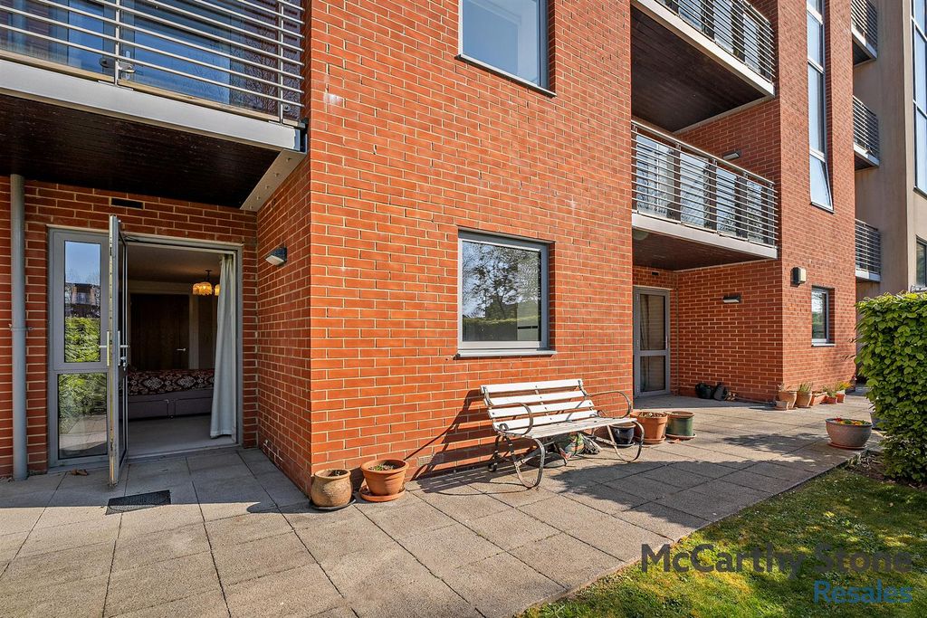 Property photo 1 of 20 8642743-Exterior01-800.Jpg