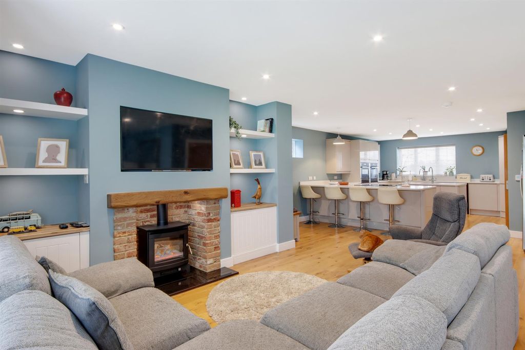 Property photo 2 of 28 63100_022.Jpg