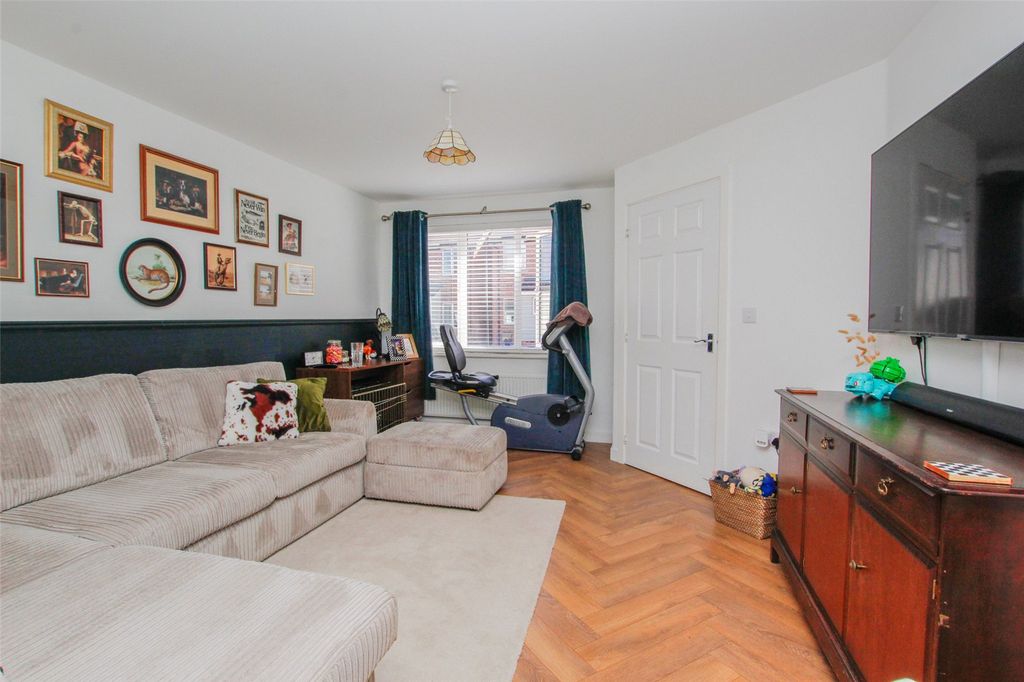 Property photo 2 of 19 Picture No. 01