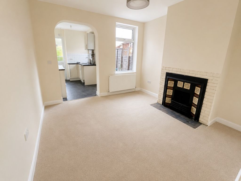 Property photo 3 of 8 4919775
