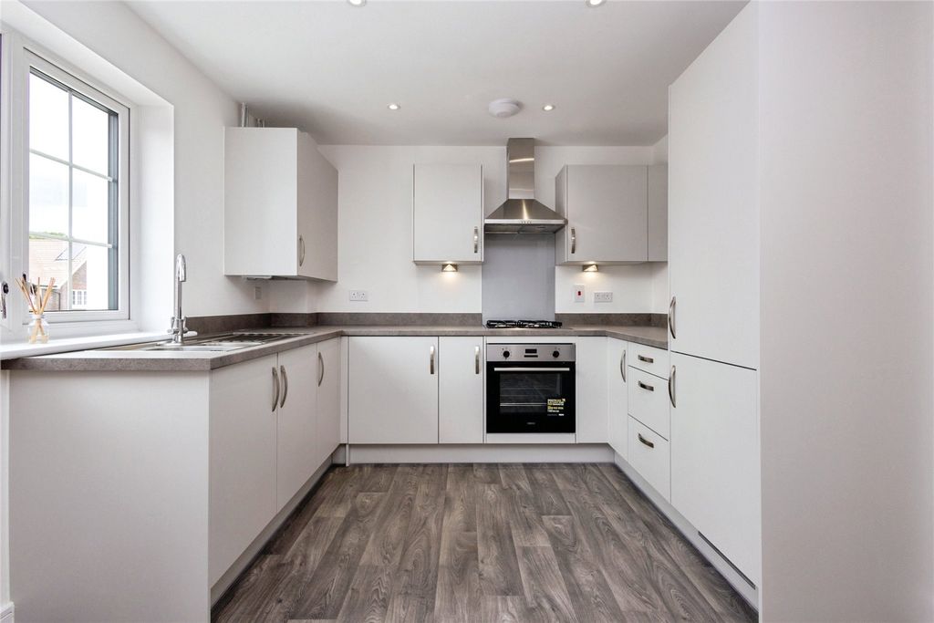 Property photo 3 of 31 Picture No. 02